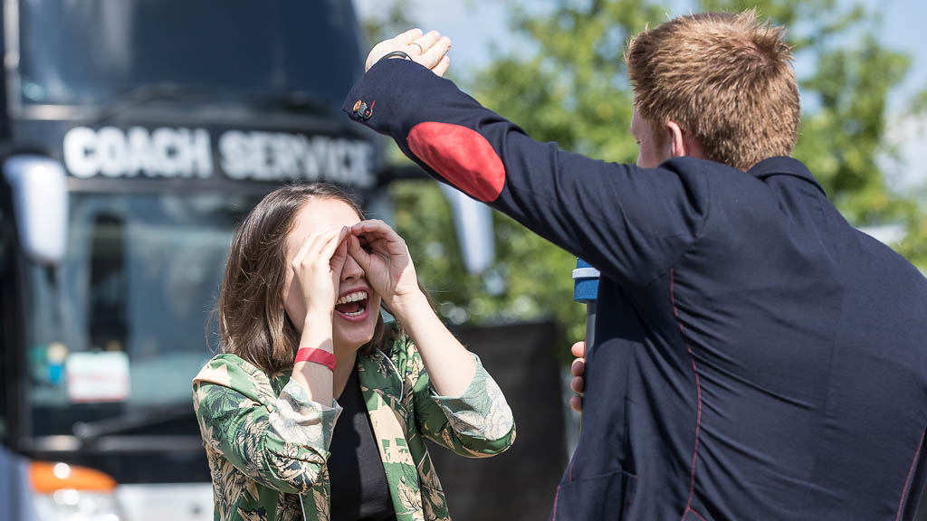 Alice Merton und Sebastian Winkler hatten auch richtig Spaß beim Interview © BAYERN 3